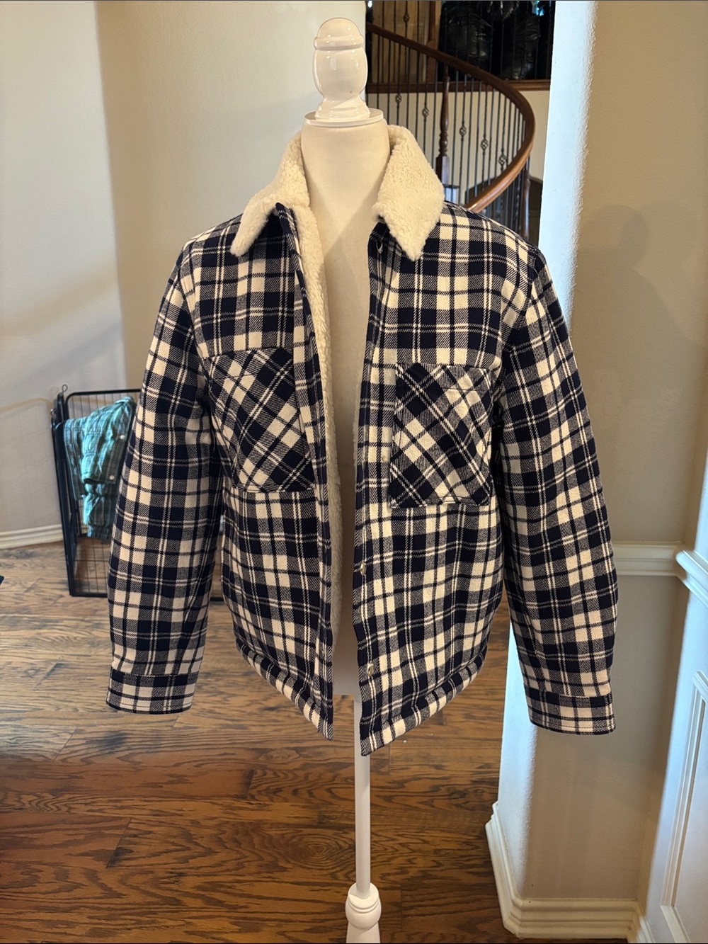 Brand New Women’s TNA by Aritzia Fleece Jacket XS Riff MSRP $148